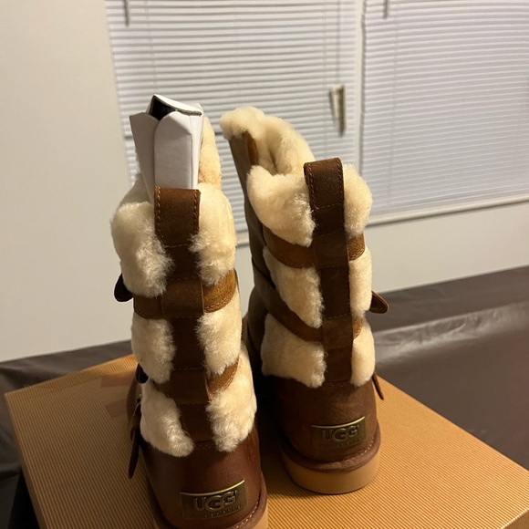 New ugg lamb skin boots real fur - Picture 5 of 5